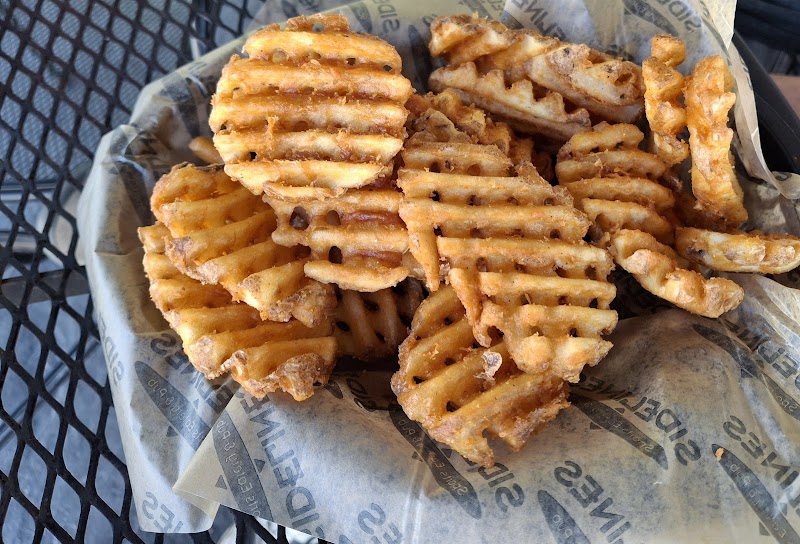 Sidelines Sports Eatery - Lambertville - photo 3