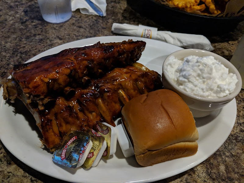 Sidelines Sports Eatery - Lambertville - photo 2