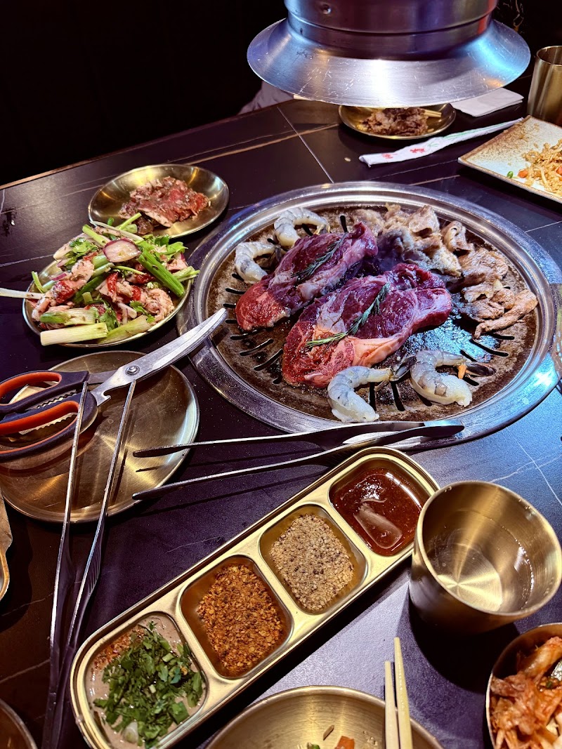 Nosh Grill House - BBQ & Hotpot Buffet - photo 3