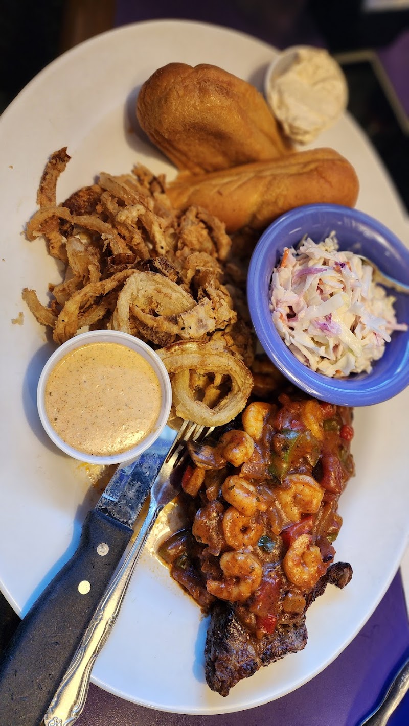 Humphrey's Bar & Grill - photo 2
