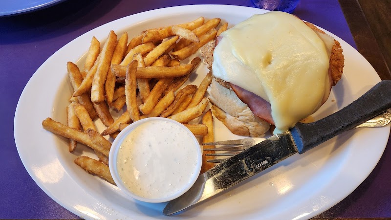 Humphrey's Bar & Grill - photo 5