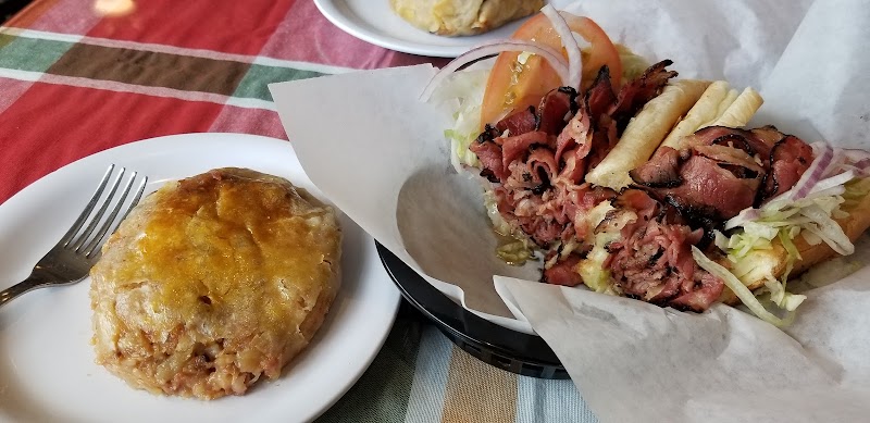 Michaels Deli - photo 3