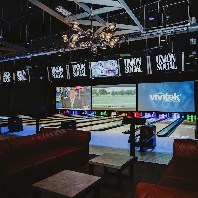 Union Social | Bowling, Axe Throwing, Arcade, & Restaurant - photo 3