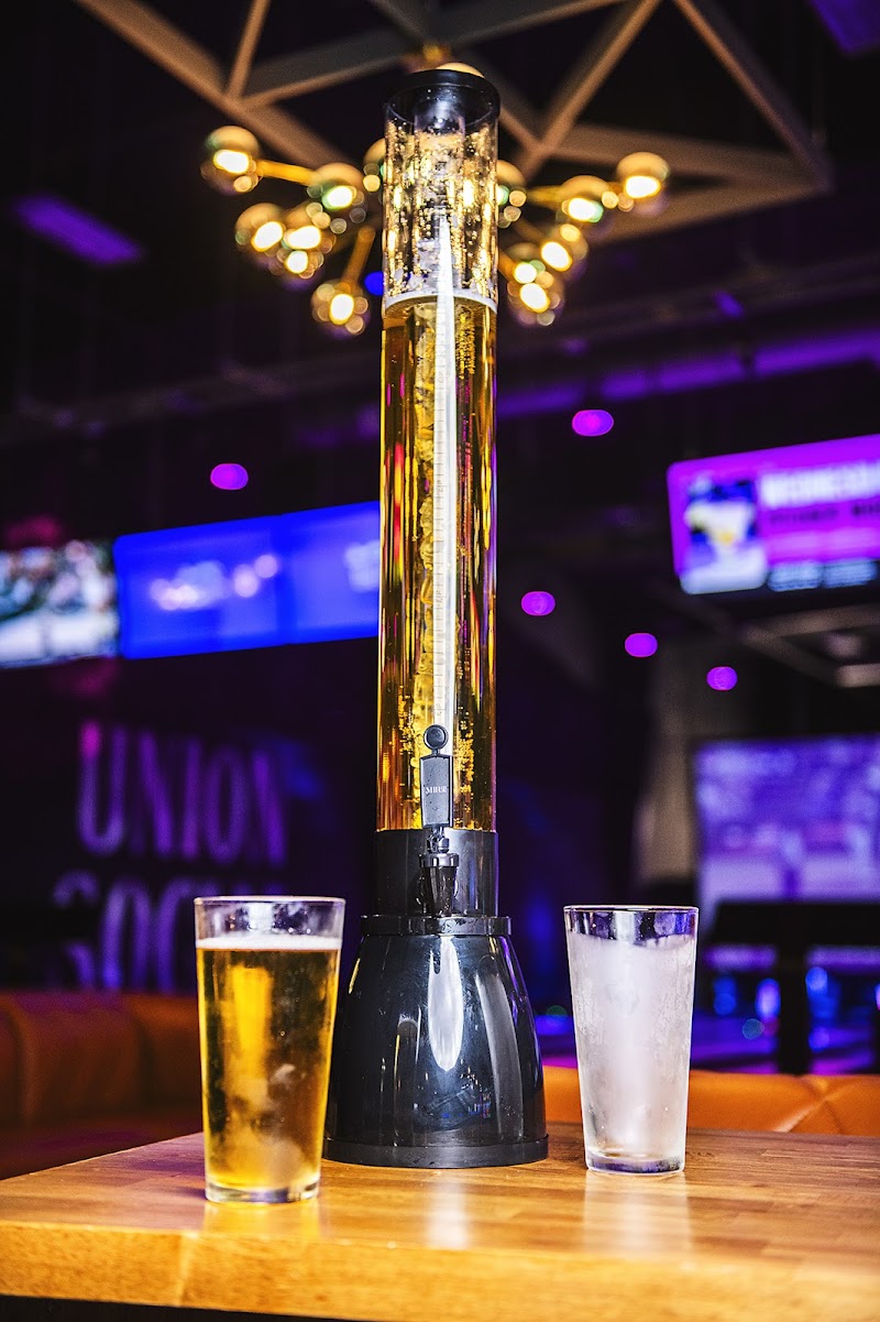 Union Social | Bowling, Axe Throwing, Arcade, & Restaurant - photo 2