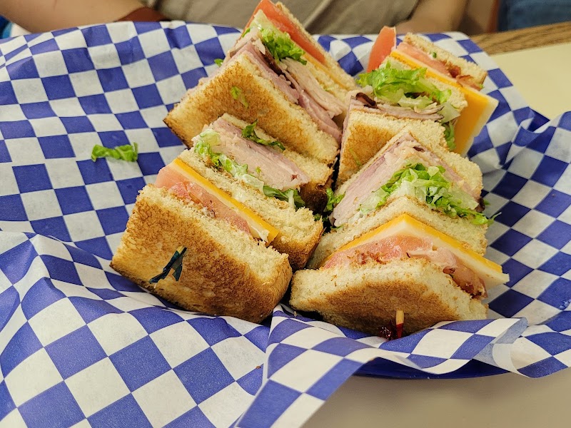 Blue Quail Deli - photo 3