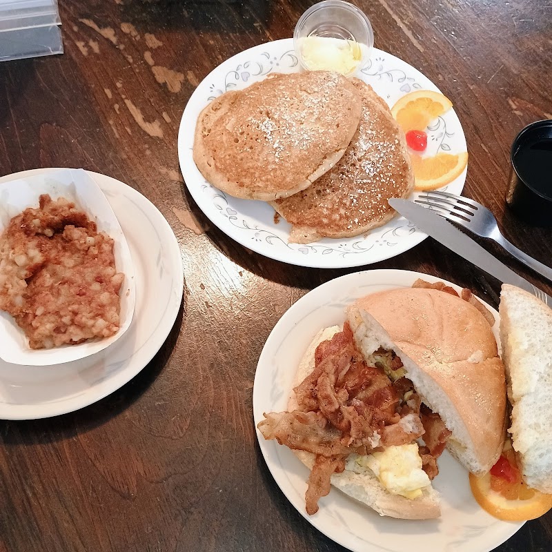 Cozy Cup Deli - photo 4