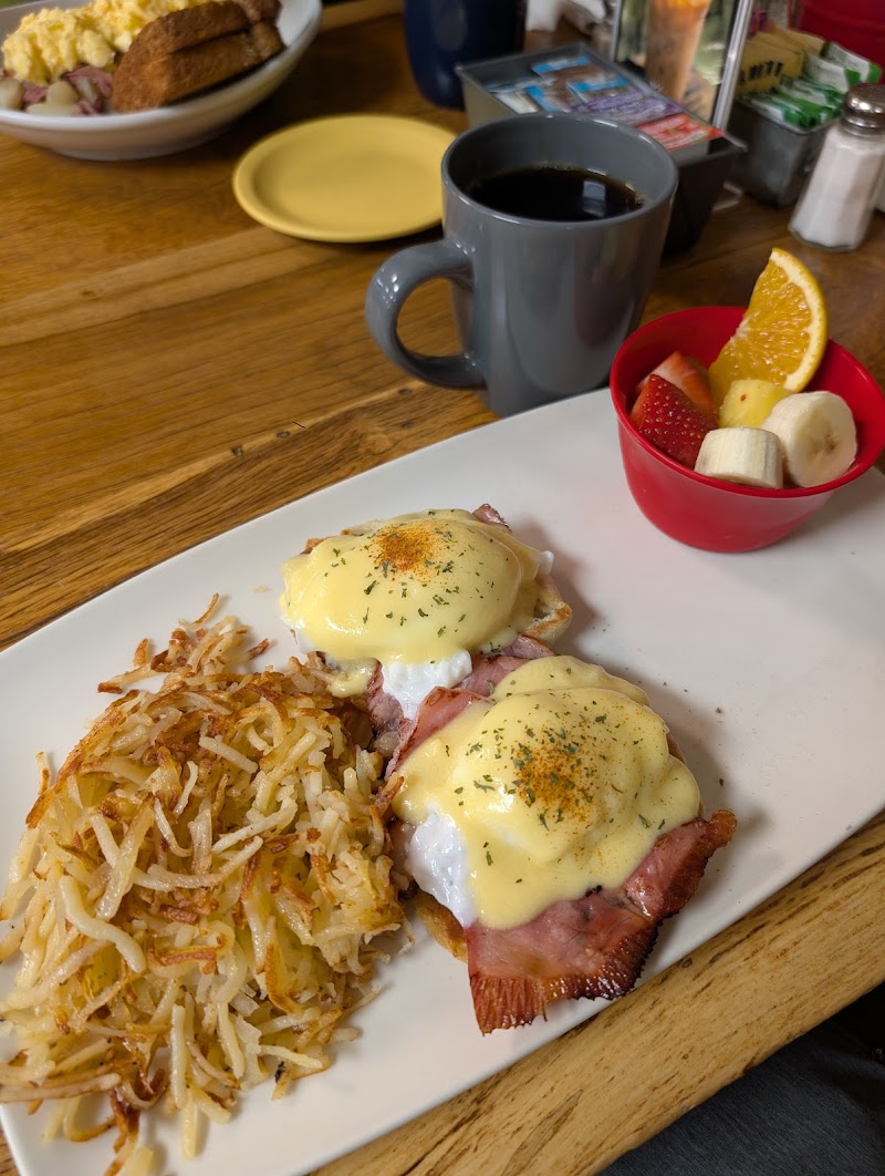 Bacon's Bistro and Cafe - photo 3