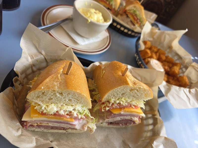 Zozo's Sandwich House - photo 4