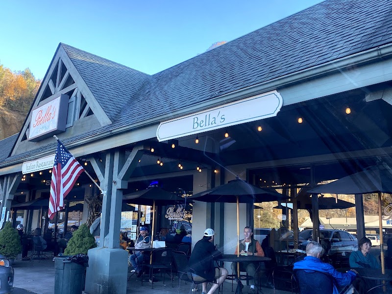 Bella's Italian Neighborhood Restaurant - photo 4