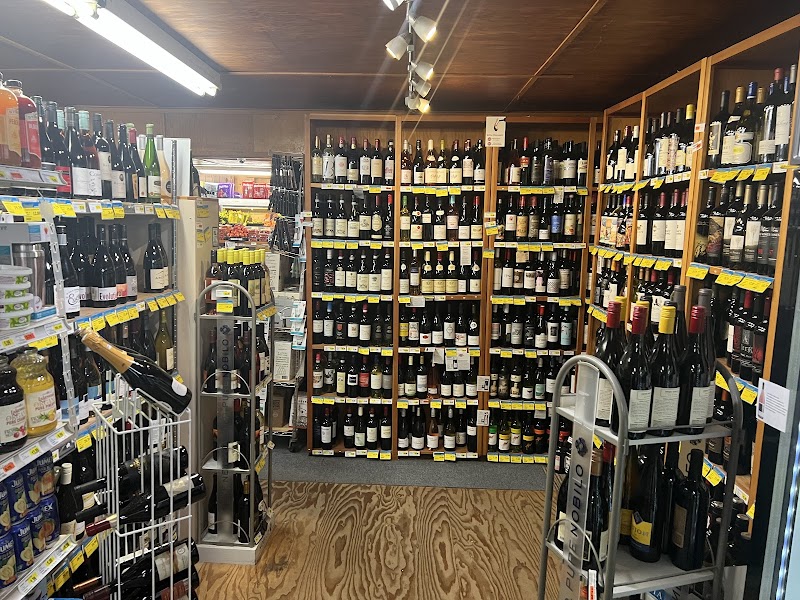 Manzanita Grocery & Deli - The Little Apple - photo 3