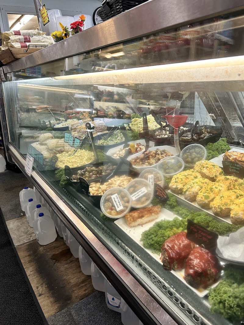Manzanita Grocery & Deli - The Little Apple - photo 2