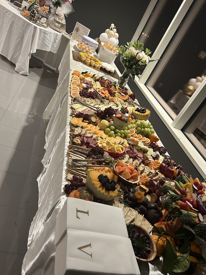 Elegance Balloon and Charcuterie LLC - photo 4