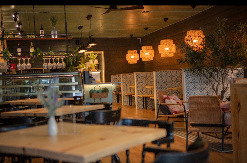 Lucy's Wine & Coffee Bar - photo 5