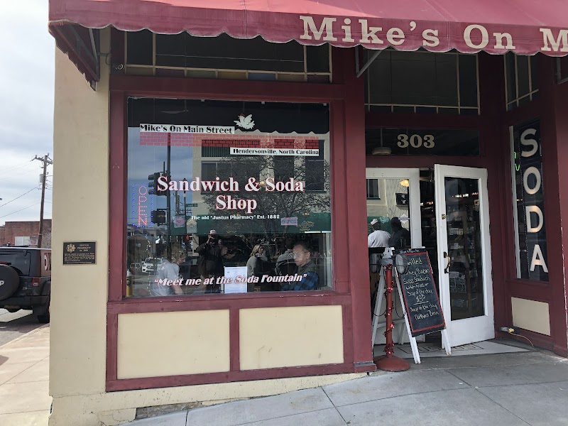 Mike's On Main - photo 3