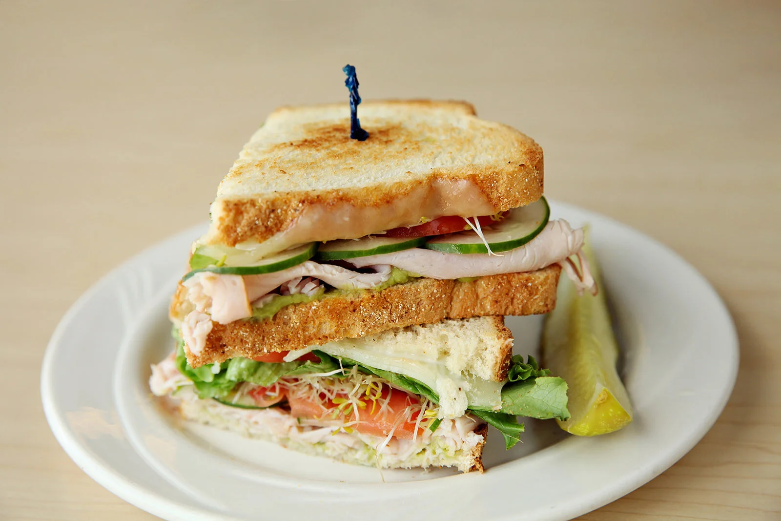 Max & Emily's Eatery - photo 5