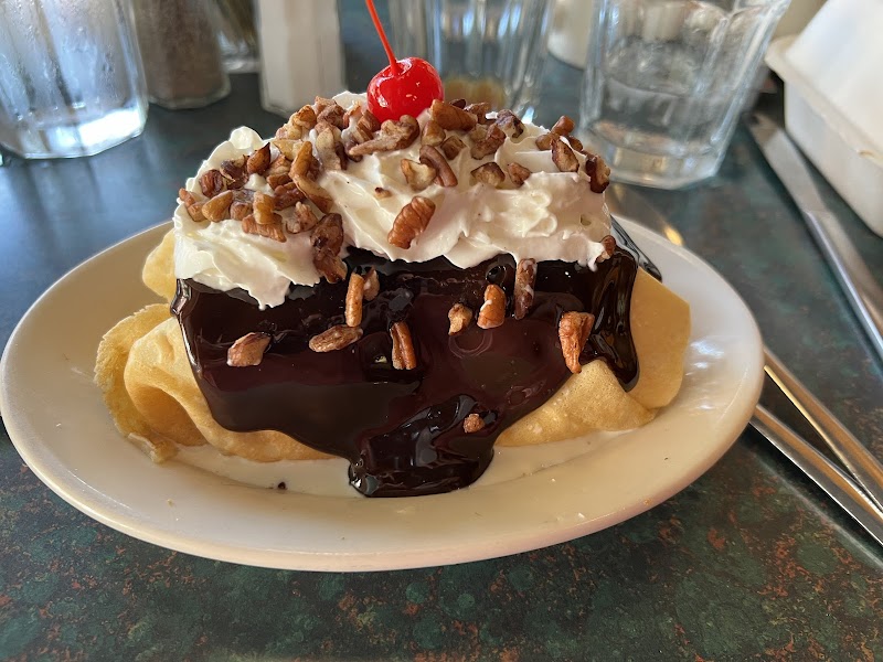 Landmark Café & Crêperie - photo 3