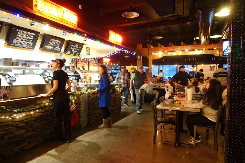 Phil's BBQ - photo 5