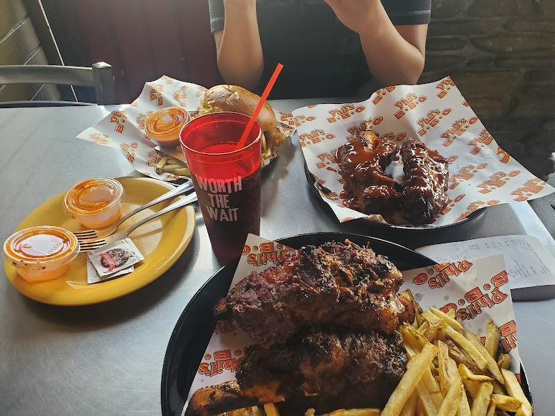 Phil's BBQ - photo 2