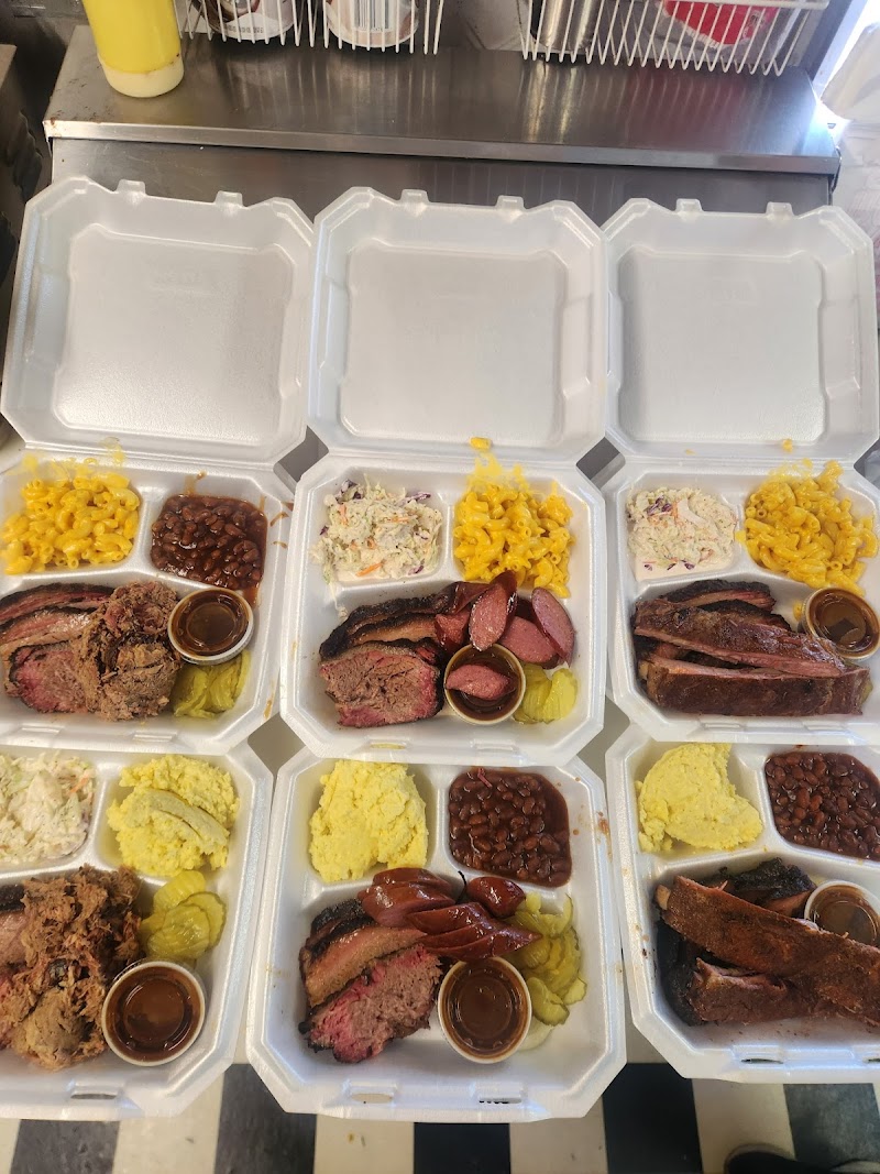 J&S BBQ / CATERING - photo 2