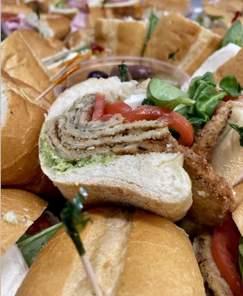 D'eliana Market, Deli & Catering - photo 3