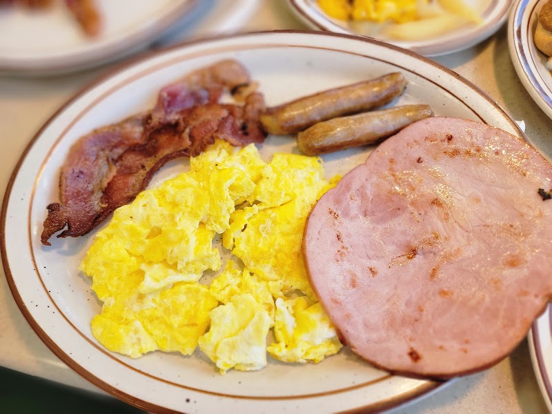 Leo's Coney Island - photo 4