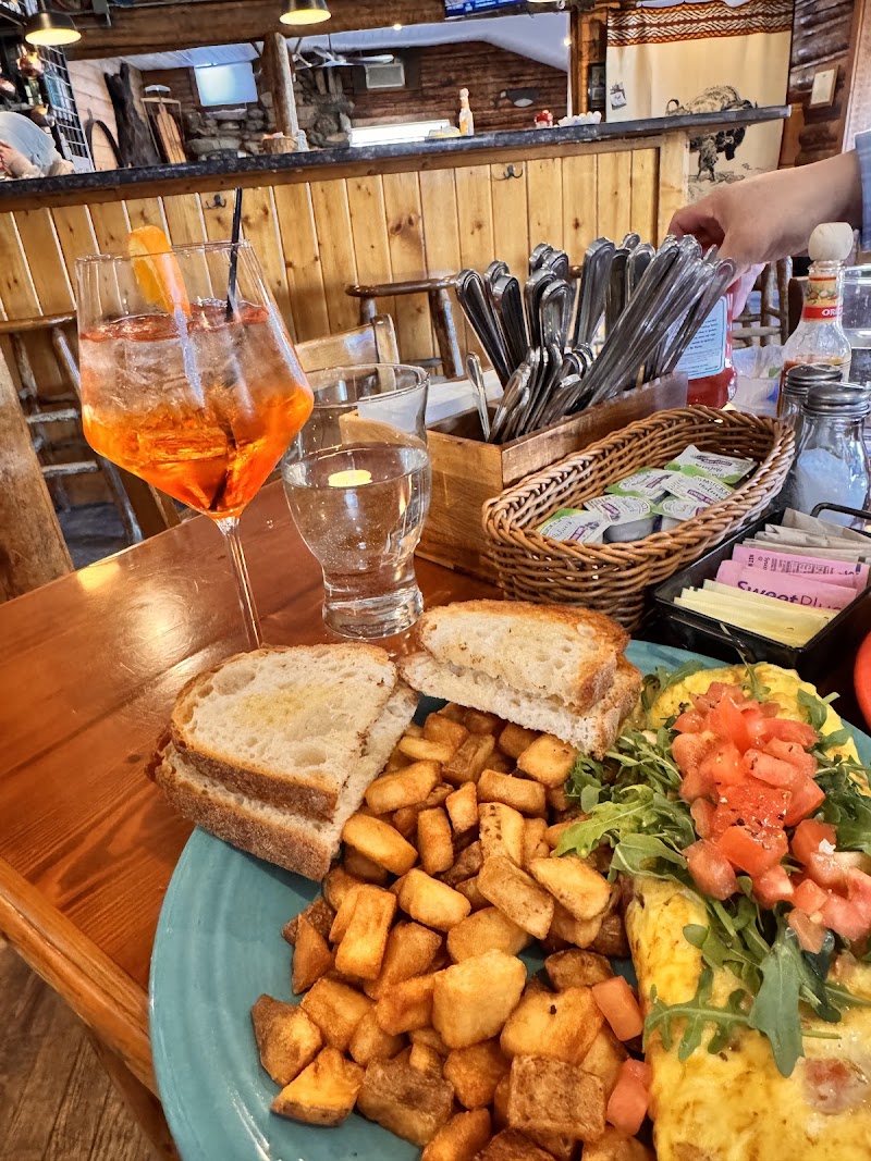 Nora's Fish Creek Inn - photo 3