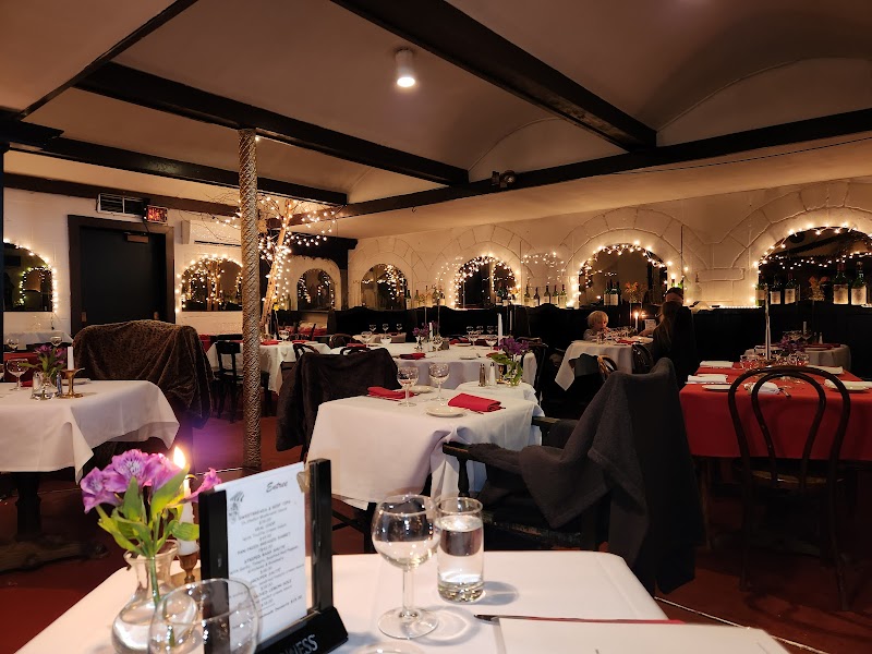 Chez Henri Restaurant & Bistro - photo 3