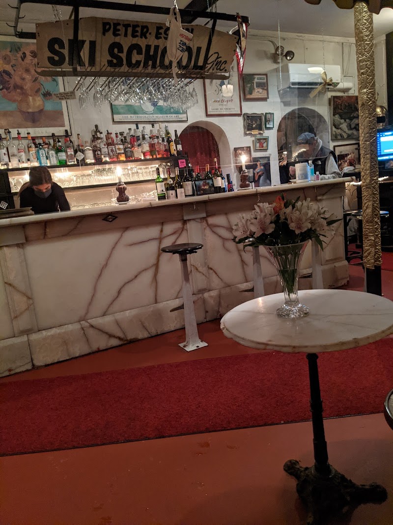 Chez Henri Restaurant & Bistro - photo 5