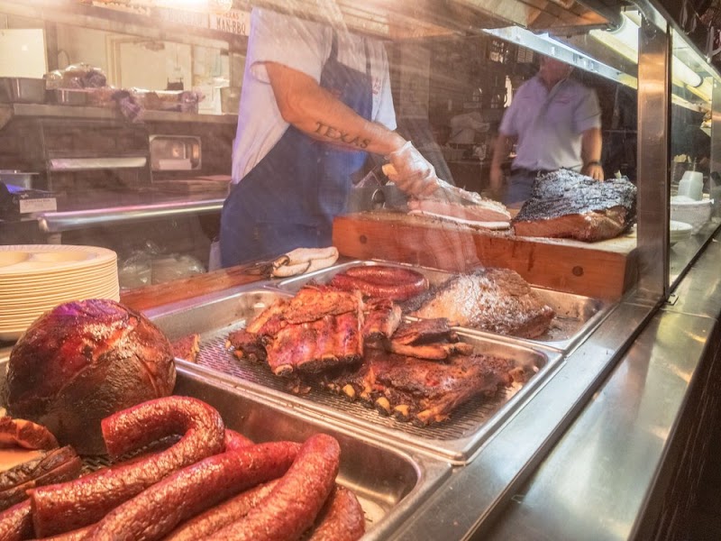 The Bar-B-Q Man Restaurant & Catering - photo 3