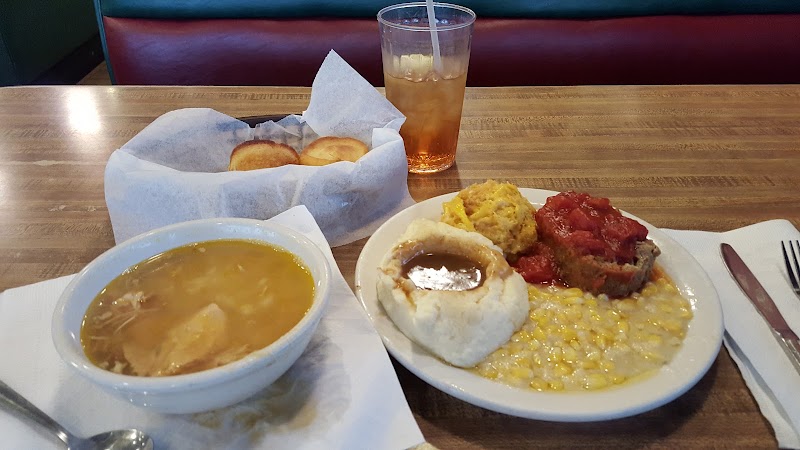 Lizard's Thicket Restaurant - photo 5