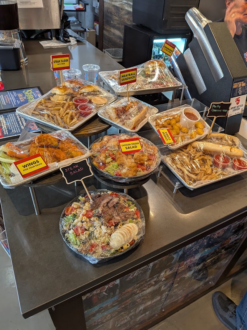 Sporty's Restaurant and Catering - photo 2