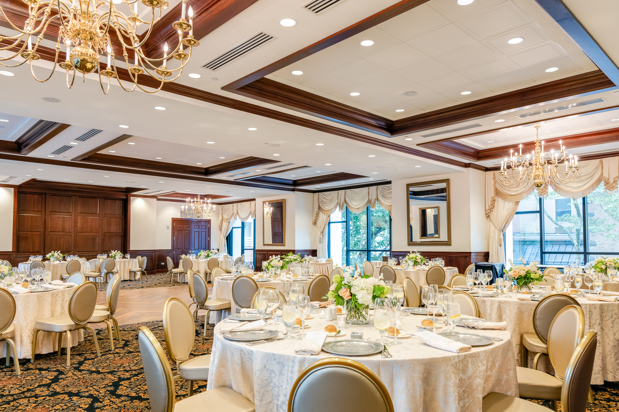 Nassau Inn - photo 2