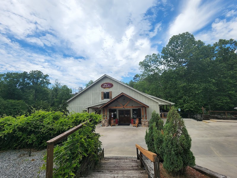 Roaring River Vineyards - photo 5
