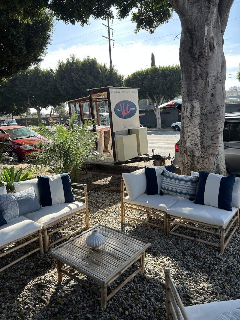 Vesti Sandwiches & Snacks Catering - Catering in Los Angeles, California