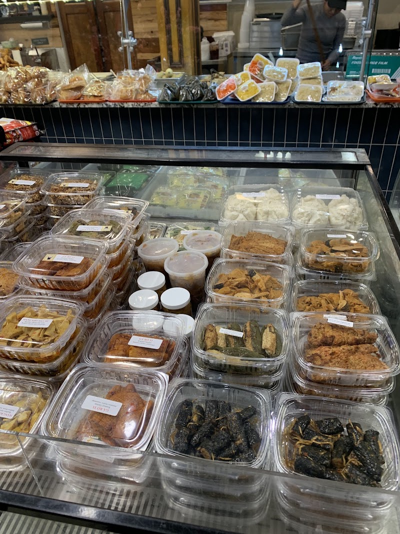 Bánh Mì Ba Lẹ & Bakery - photo 2