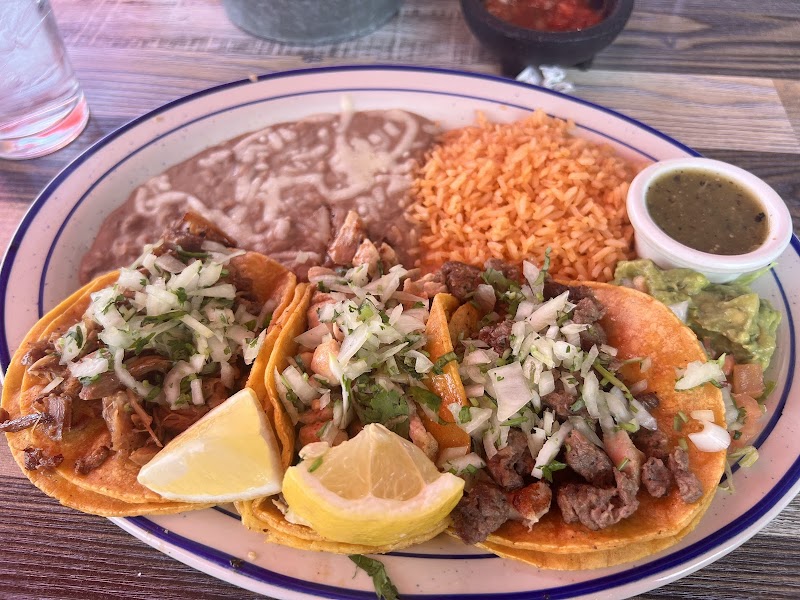 Los Arcos Mexican Restaurant - photo 2