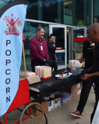 The Popcorn Lady - photo 2
