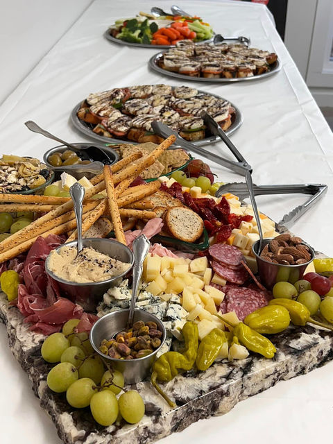 Uzzo’s Restaurant & Bar - Catering in Machesney Park, Illinois