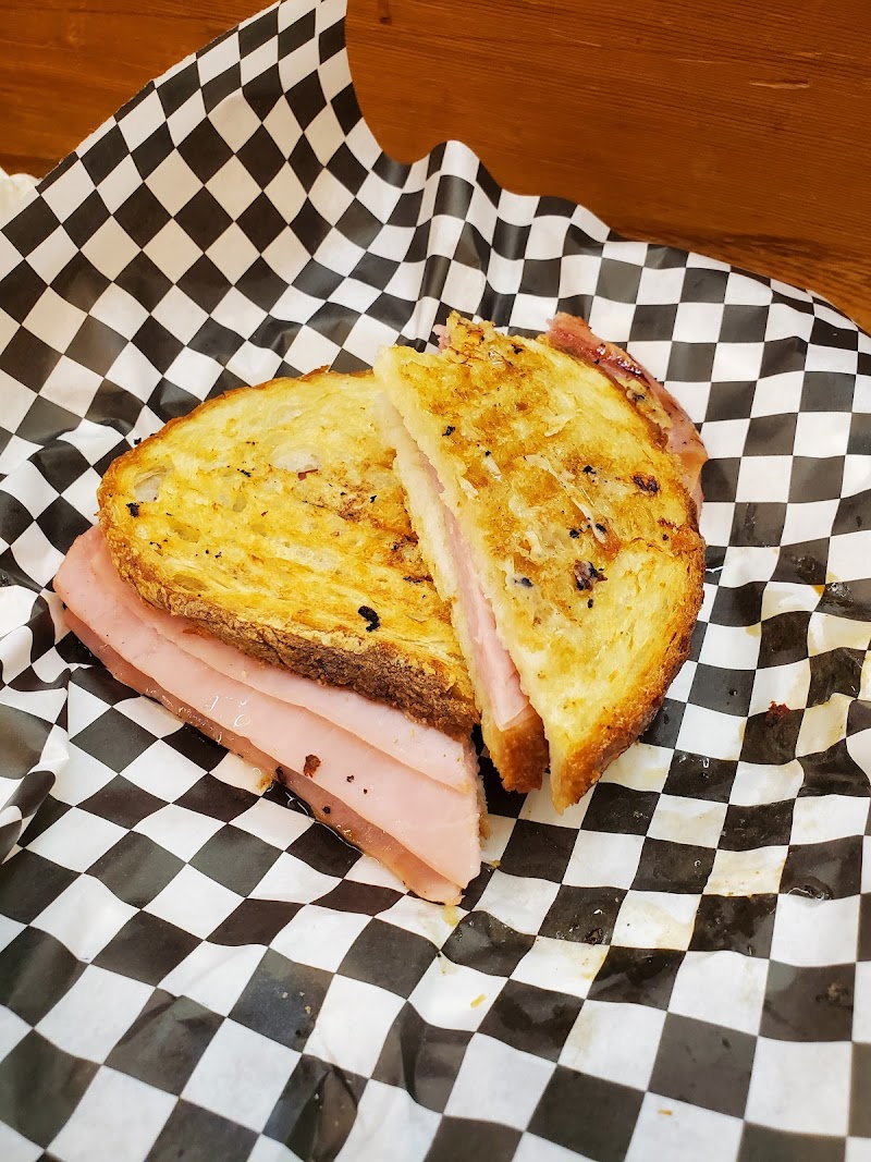 Husky Deli & Catering & Ice Cream - photo 2