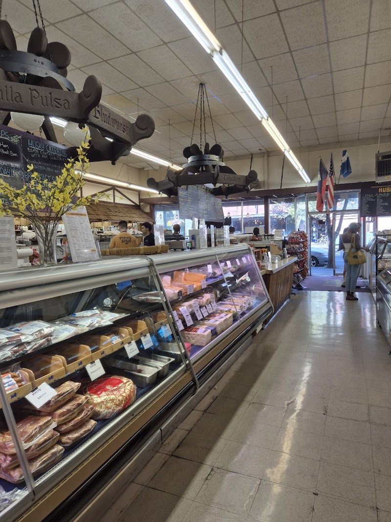 Husky Deli & Catering & Ice Cream - photo 4
