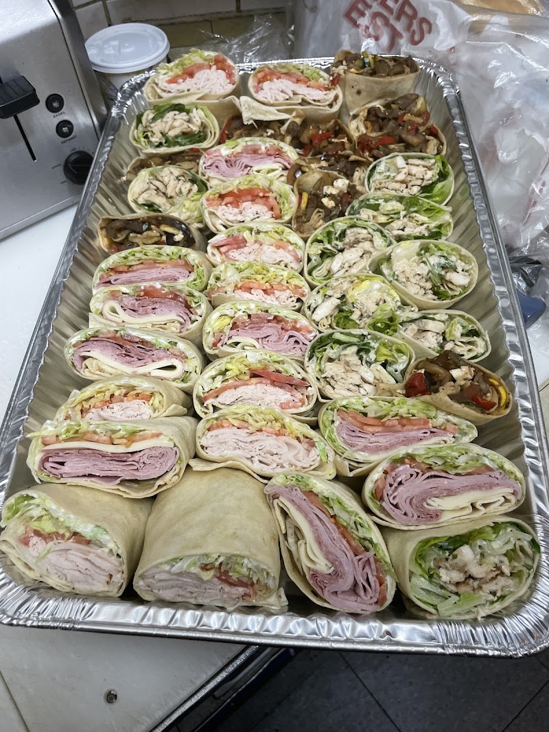 Hannas Deli - photo 2