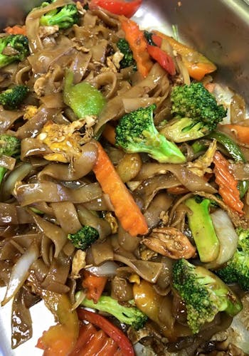 Nida Thai Cuisine - photo 2