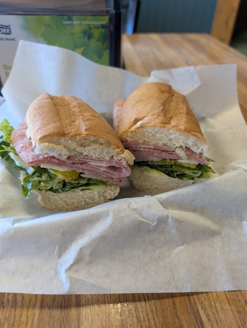 Perry's Pizza & Italian Restaurant - photo 2
