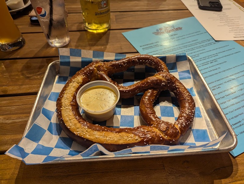 Redd's Biergarten - photo 3