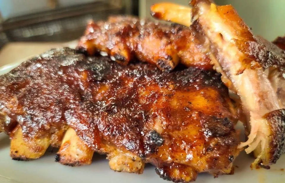 Lou Lou's Smokehouse - photo 2