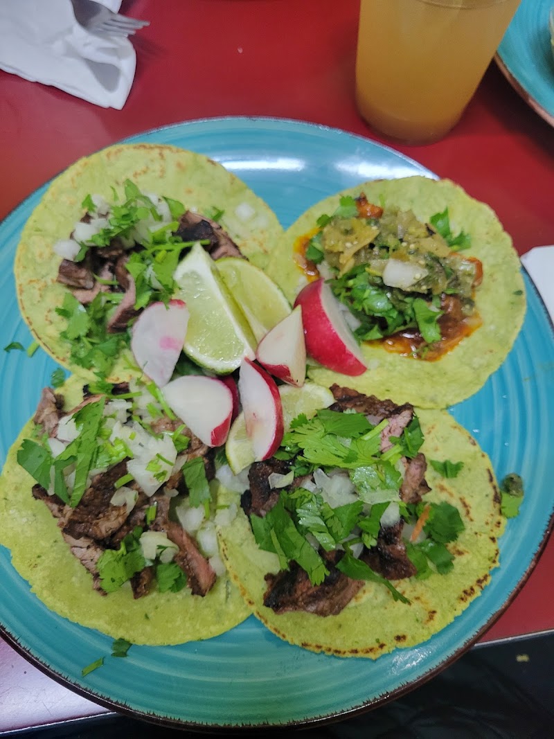 Lugo's Kitchen - photo 2