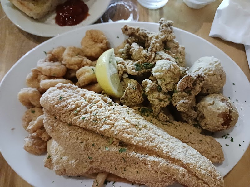Mandina's Restaurant - photo 3