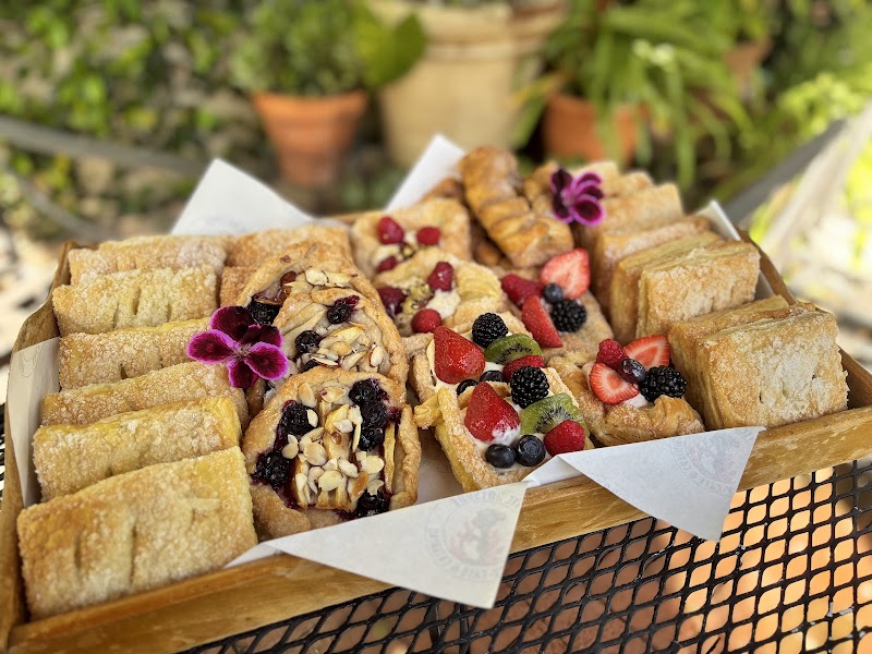 Arctic Hotspot Cafe & Catering - photo 4