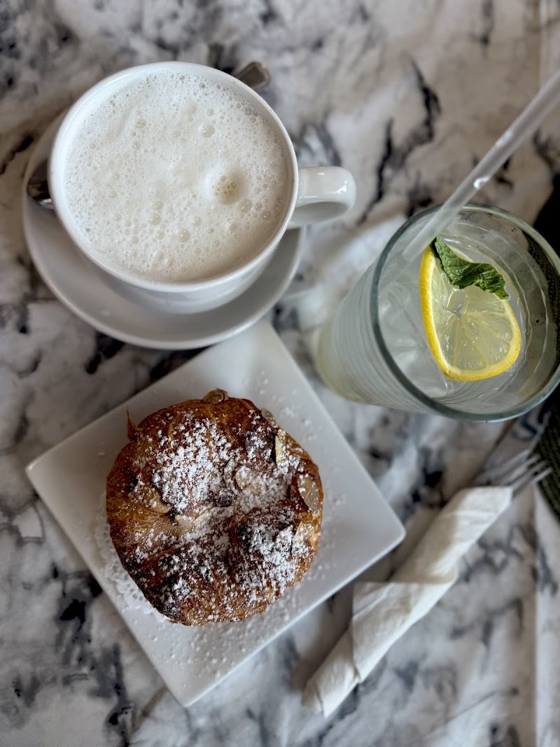 Moulin Blanc Cafe - photo 3