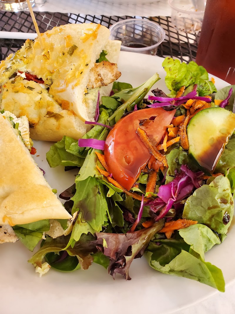Toni's Courtyard Café - photo 5